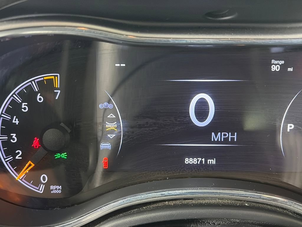 Used 2018 Jeep Grand Cherokee Laredo AWD/4WD image 15