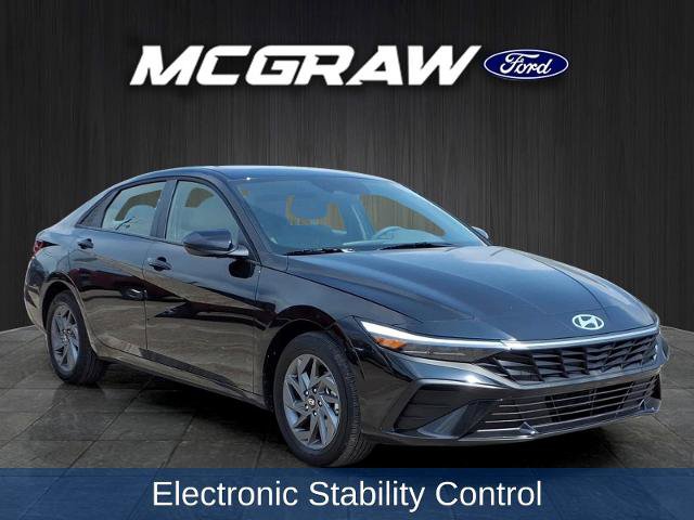 Used 2025 Hyundai Elantra Hybrid FWD image 5