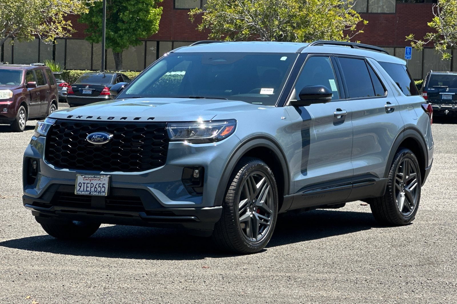 Certified 2025 Ford Explorer ST-Line w/ Premium Package AWD/4WD image 8
