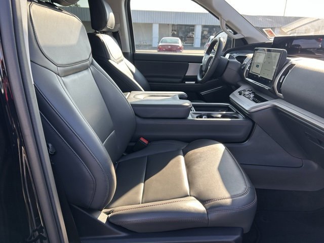 Certified 2025 Ford Expedition Active image 17