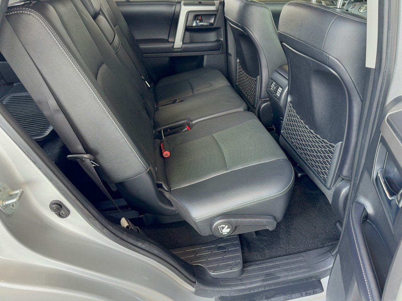 Used 2018 Toyota 4Runner Limited AWD/4WD image 29