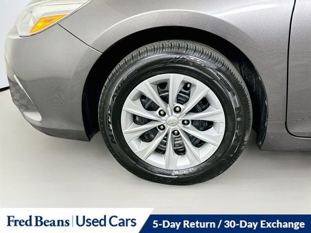 Used 2017 Toyota Camry LE FWD image 32