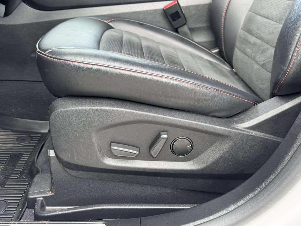 Certified 2024 Ford Edge ST-Line AWD/4WD image 18