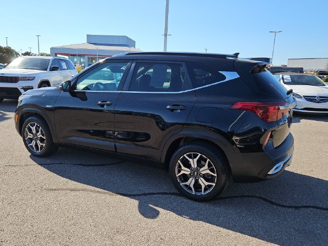 Used 2021 Kia Seltos EX AWD/4WD image 3