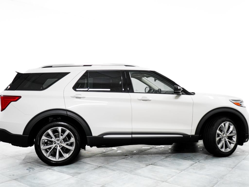 Certified 2023 Ford Explorer Platinum w/ Technology Package AWD/4WD image 6