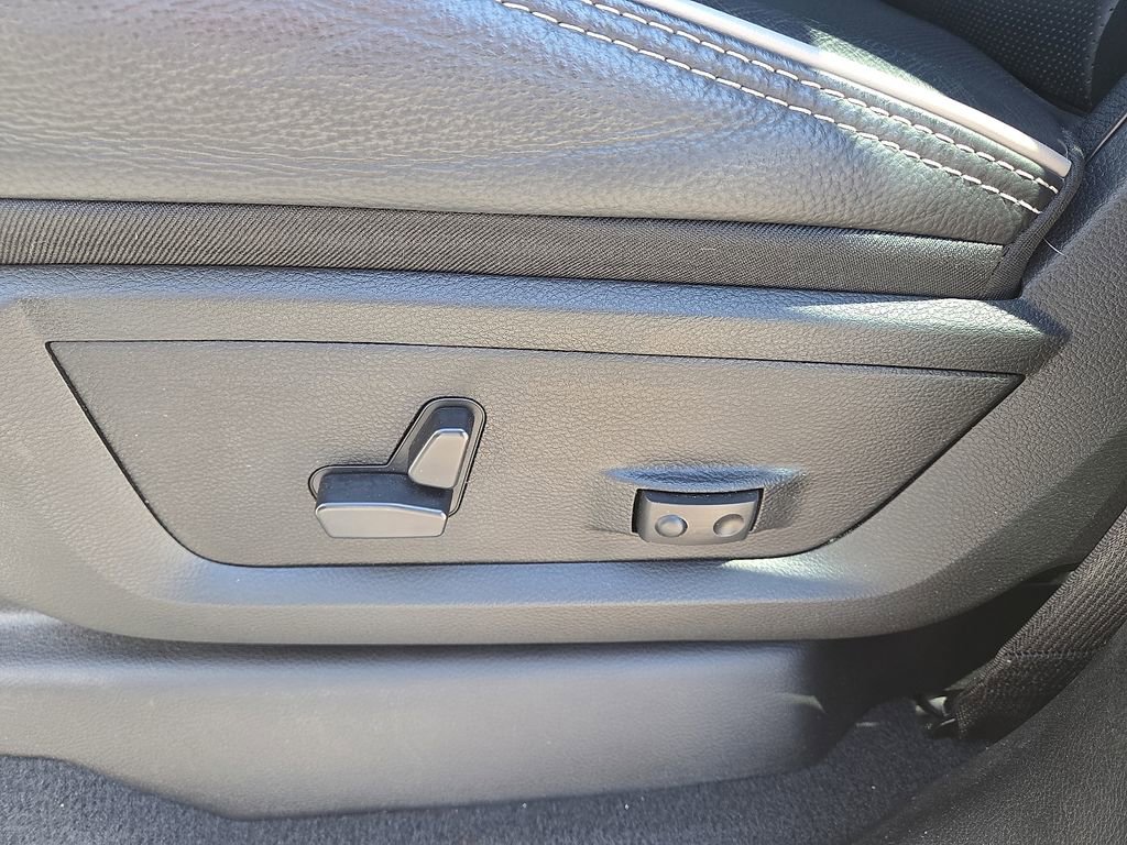 Used 2025 RAM 3500 Limited image 23