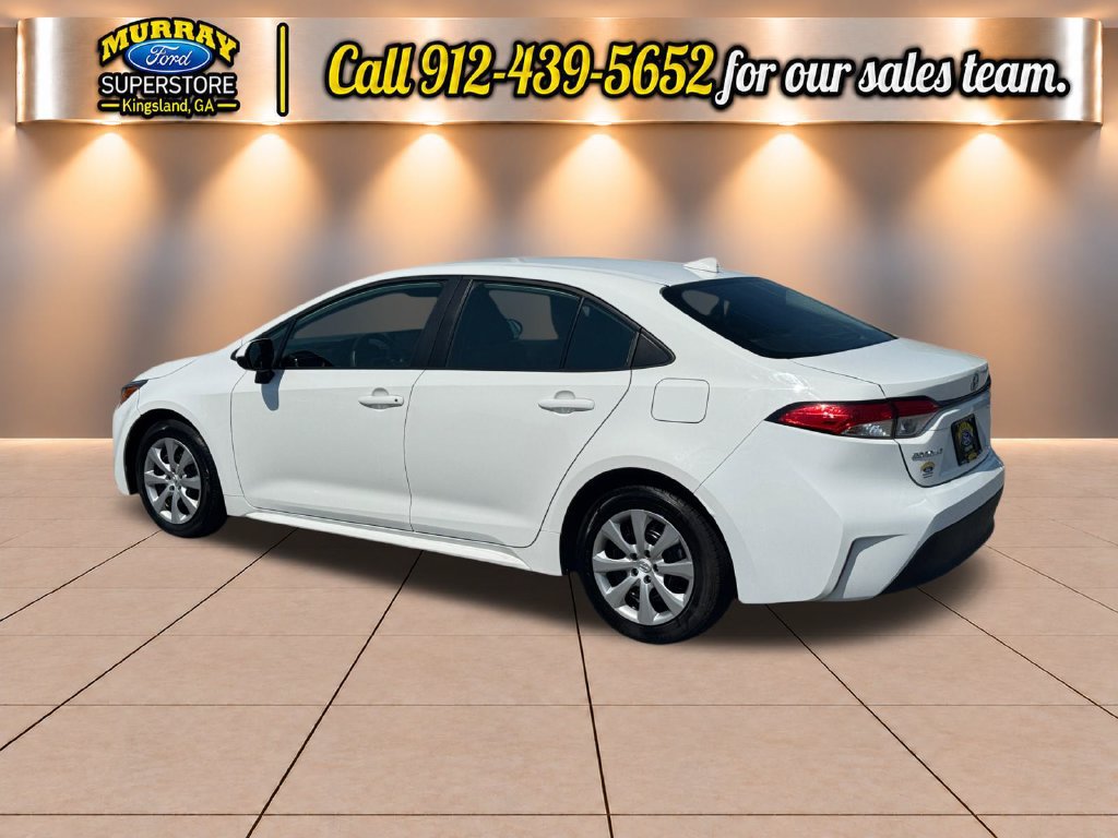 Used 2024 Toyota Corolla LE FWD image 3