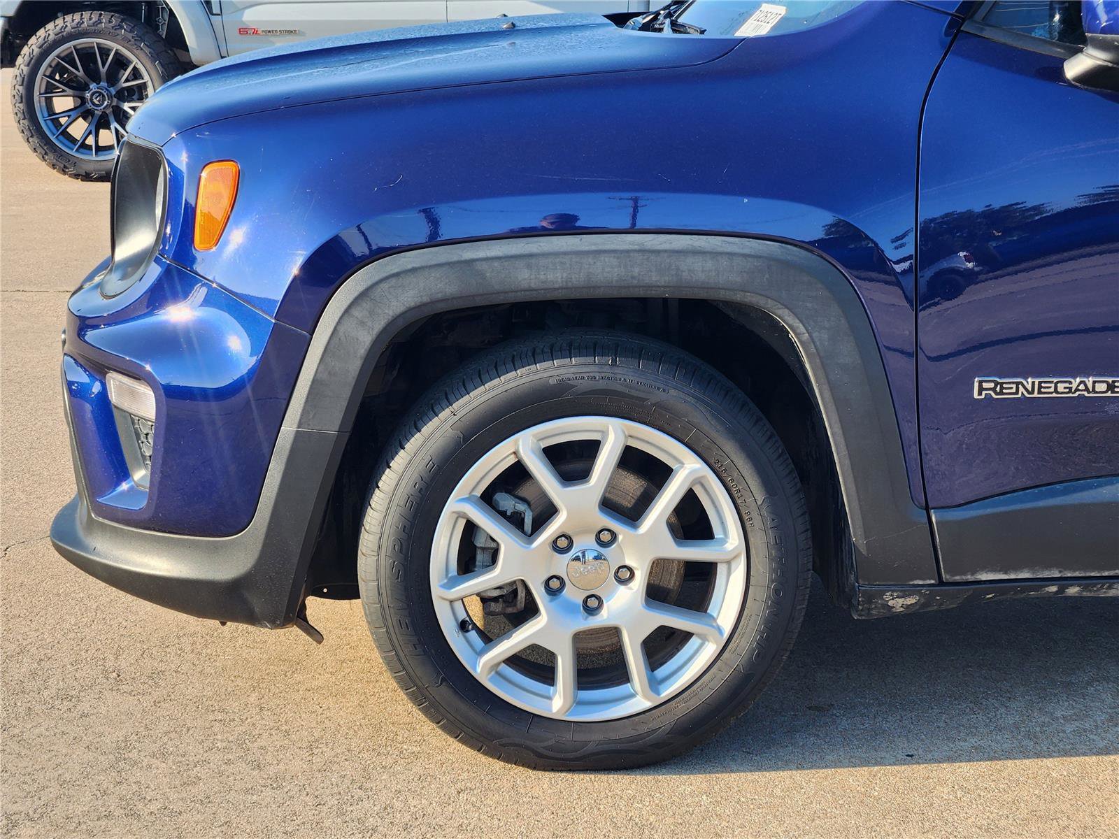 Used 2020 Jeep Renegade Latitude w/ Popular Equipment Group FWD image 7
