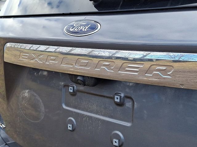 Certified 2022 Ford Explorer XLT w/ Class IV Trailer Tow Package image 11