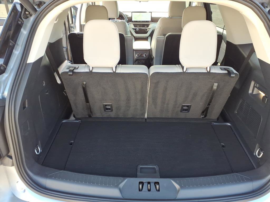 Certified 2025 Ford Explorer Active w/ Active Comfort Package AWD/4WD image 9