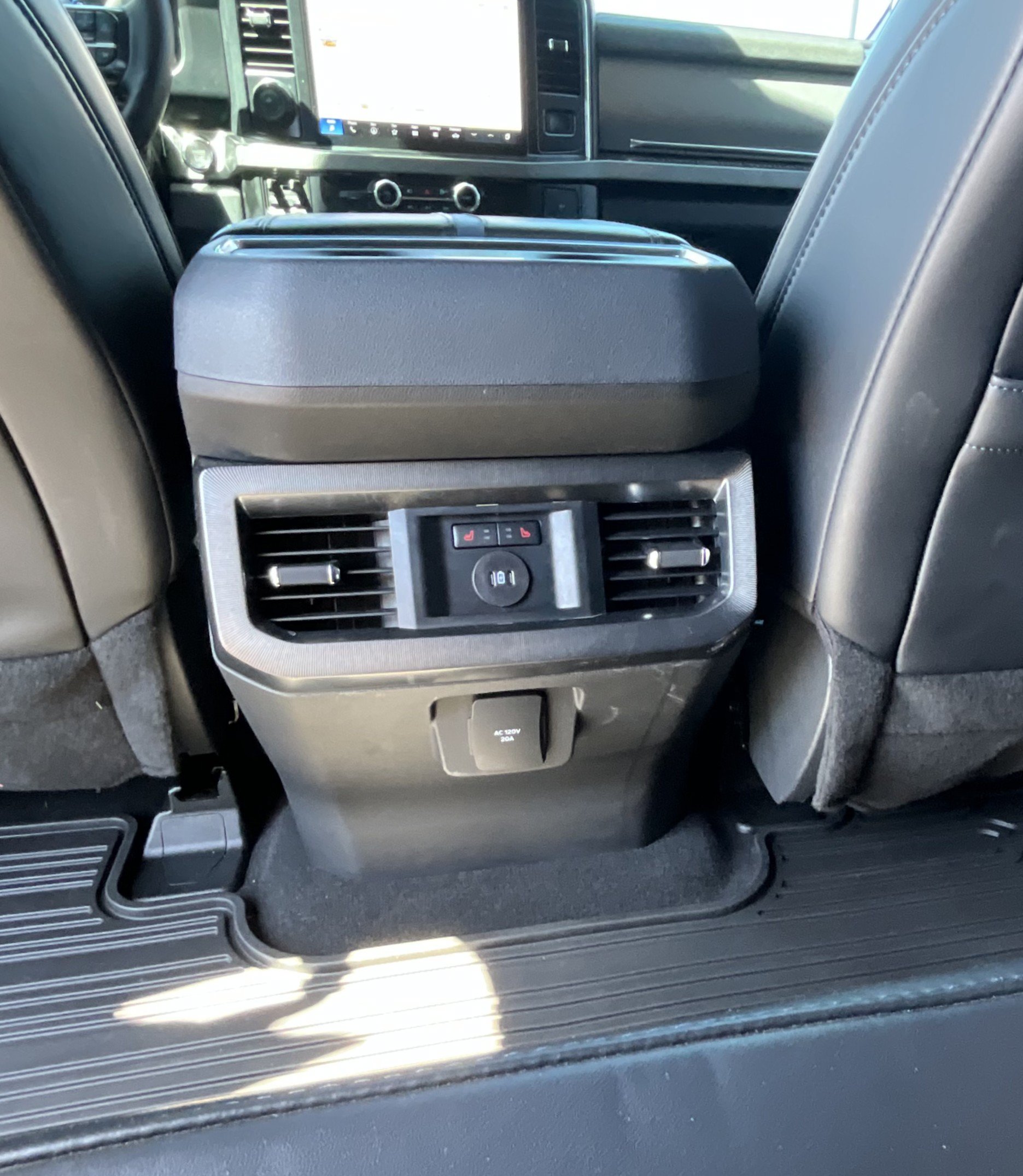 Certified 2025 Ford F350 Platinum AWD/4WD image 18