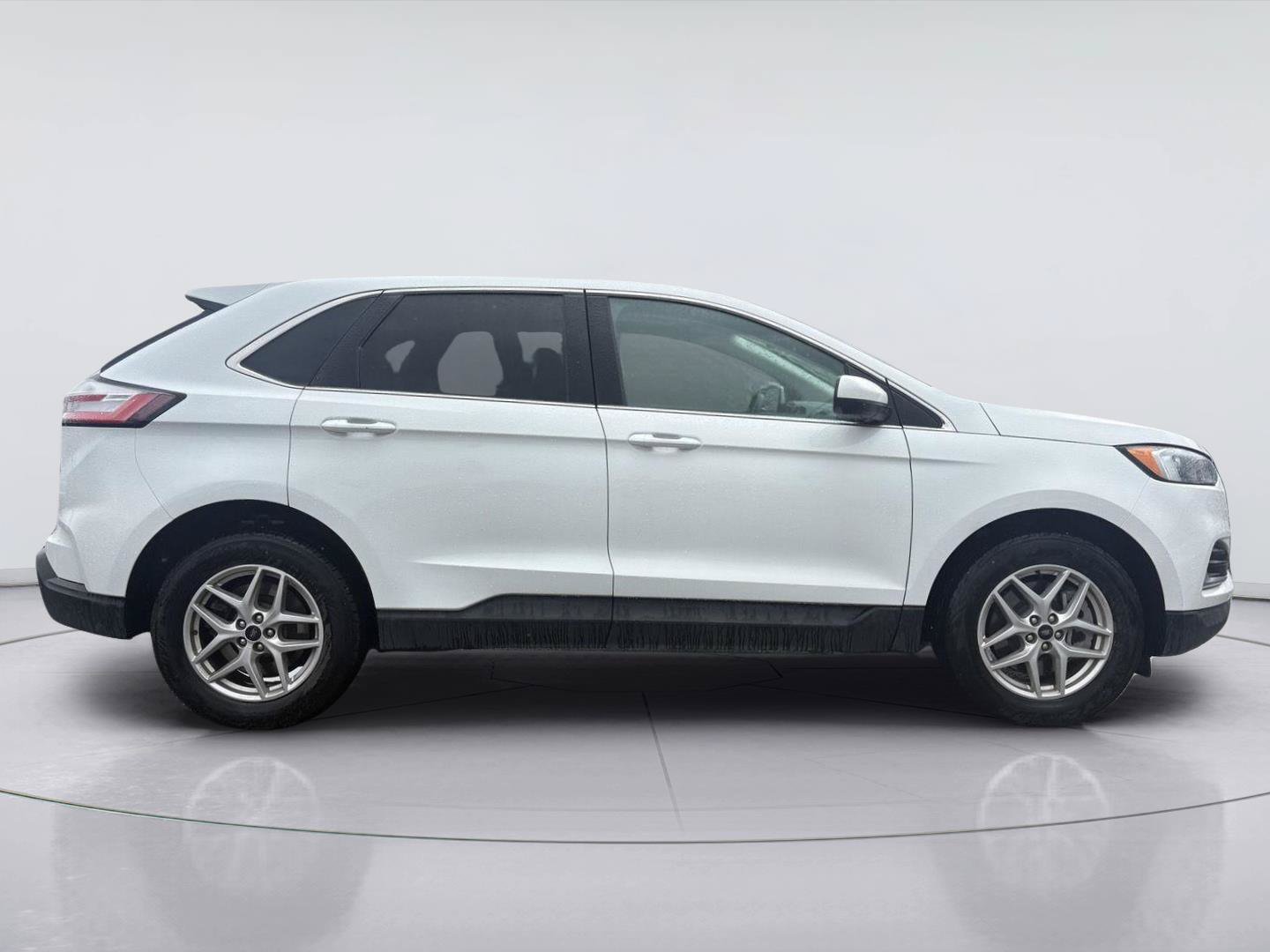 Certified 2024 Ford Edge SEL AWD/4WD image 2