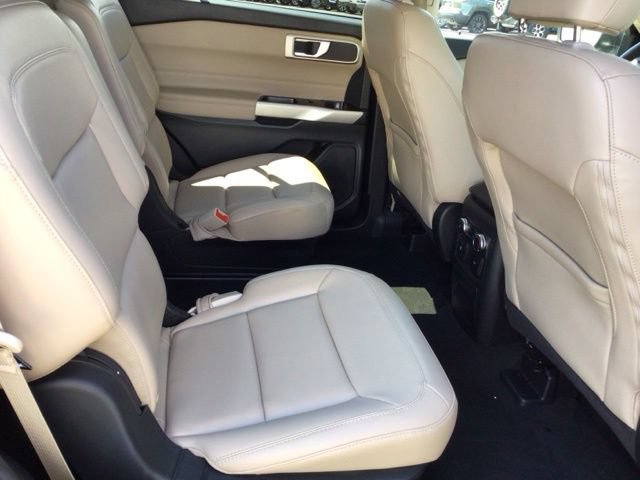 Certified 2022 Ford Explorer XLT w/ Equipment Group 202A AWD/4WD image 23