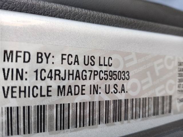 Used 2023 Jeep Grand Cherokee Altitude AWD/4WD image 11