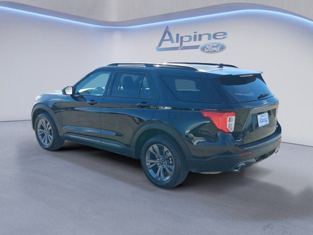 Certified 2023 Ford Explorer XLT w/ Equipment Group 202A AWD/4WD image 3