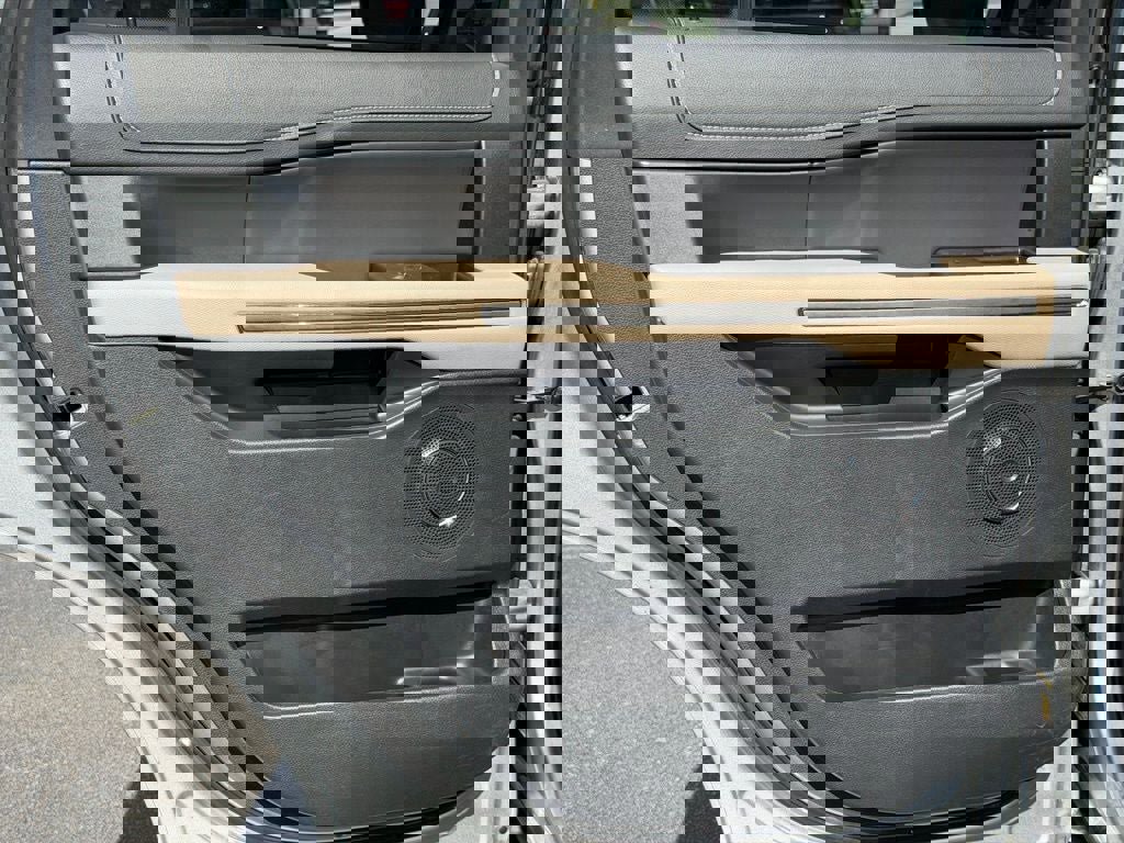 Certified 2024 Ford Expedition XLT image 26