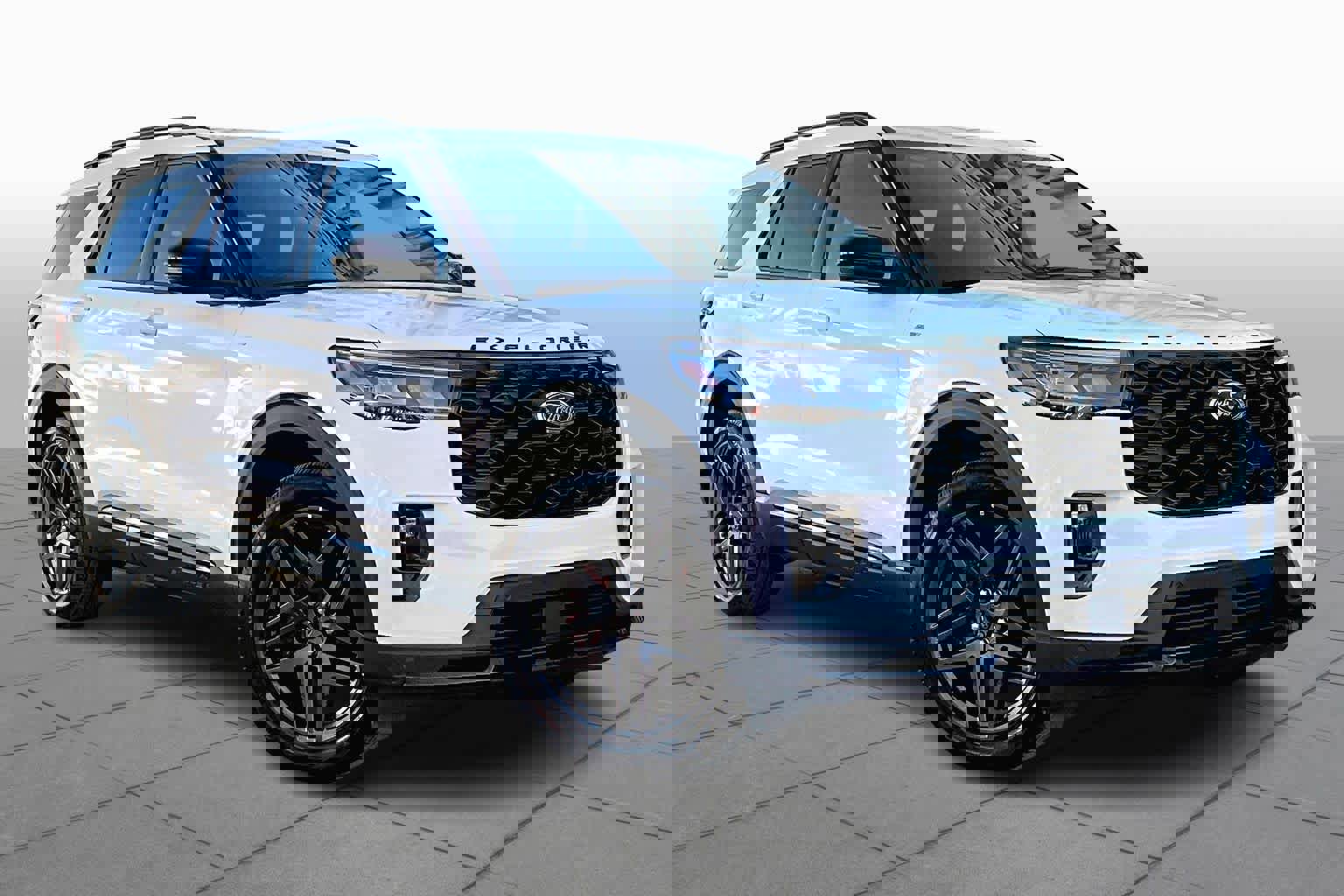 Certified 2025 Ford Explorer ST-Line w/ Premium Package image 2