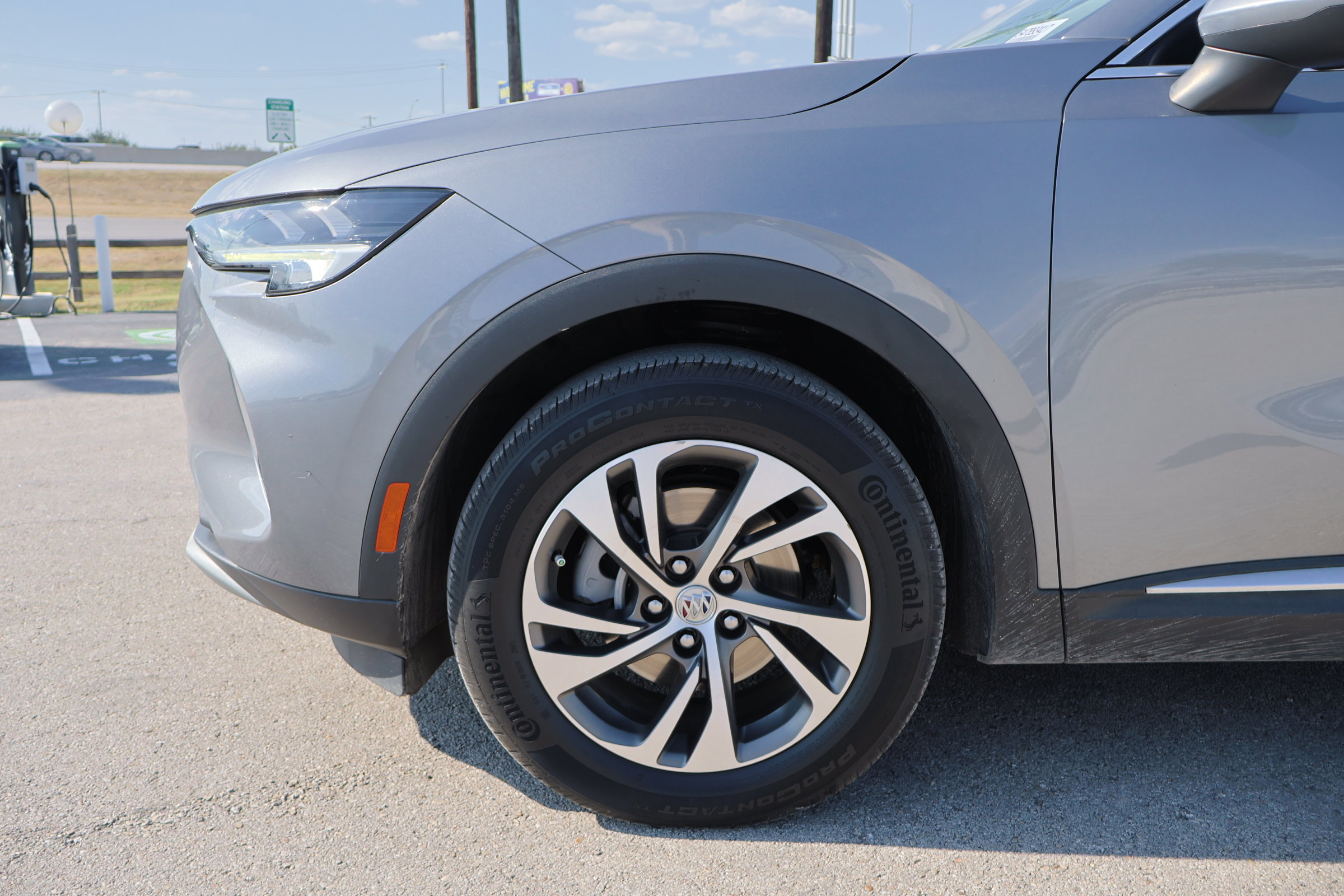 Used 2022 Buick Envision Essence w/ Safety Package image 15