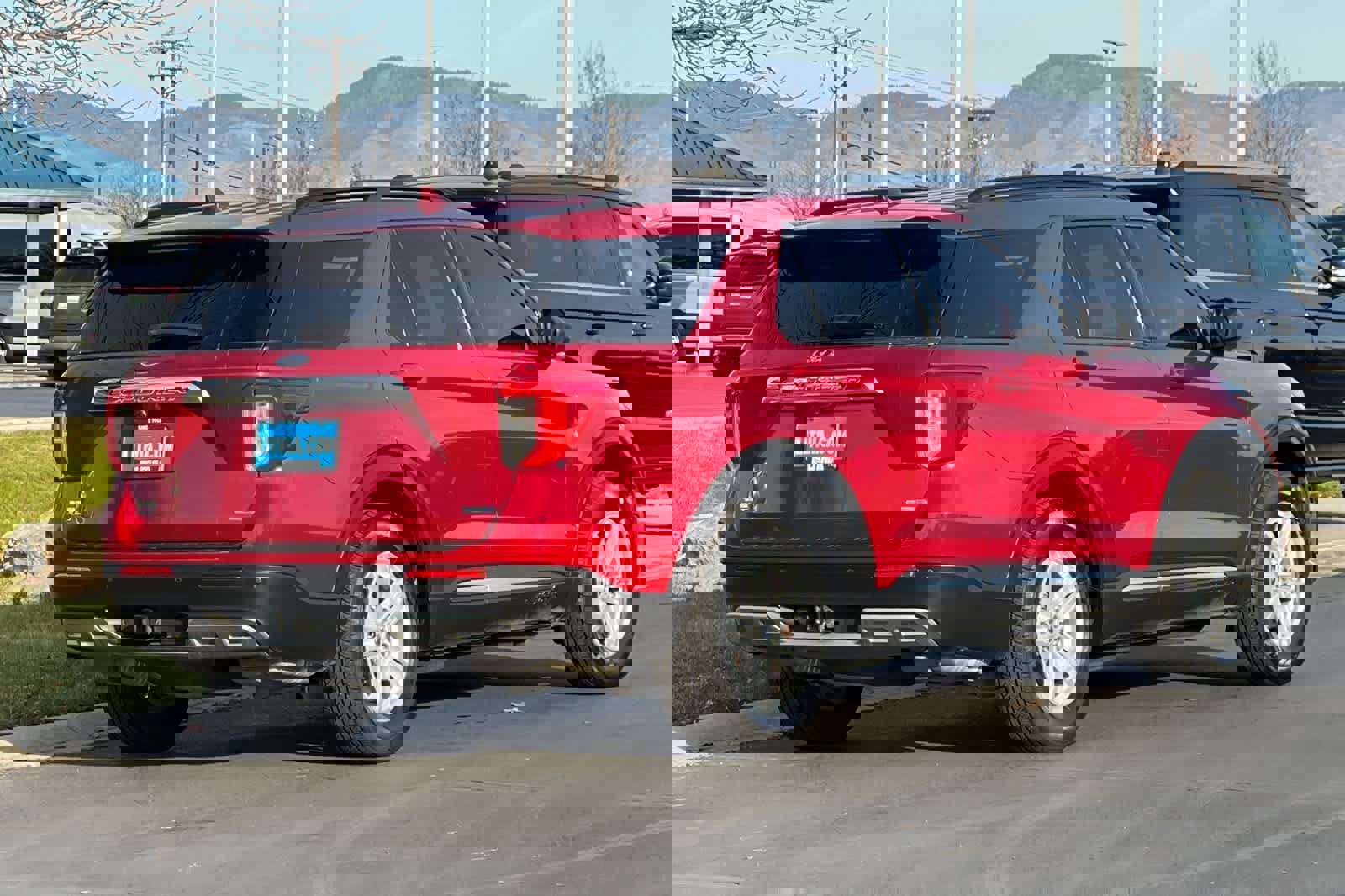 Certified 2020 Ford Explorer XLT w/ Equipment Group 202A image 5