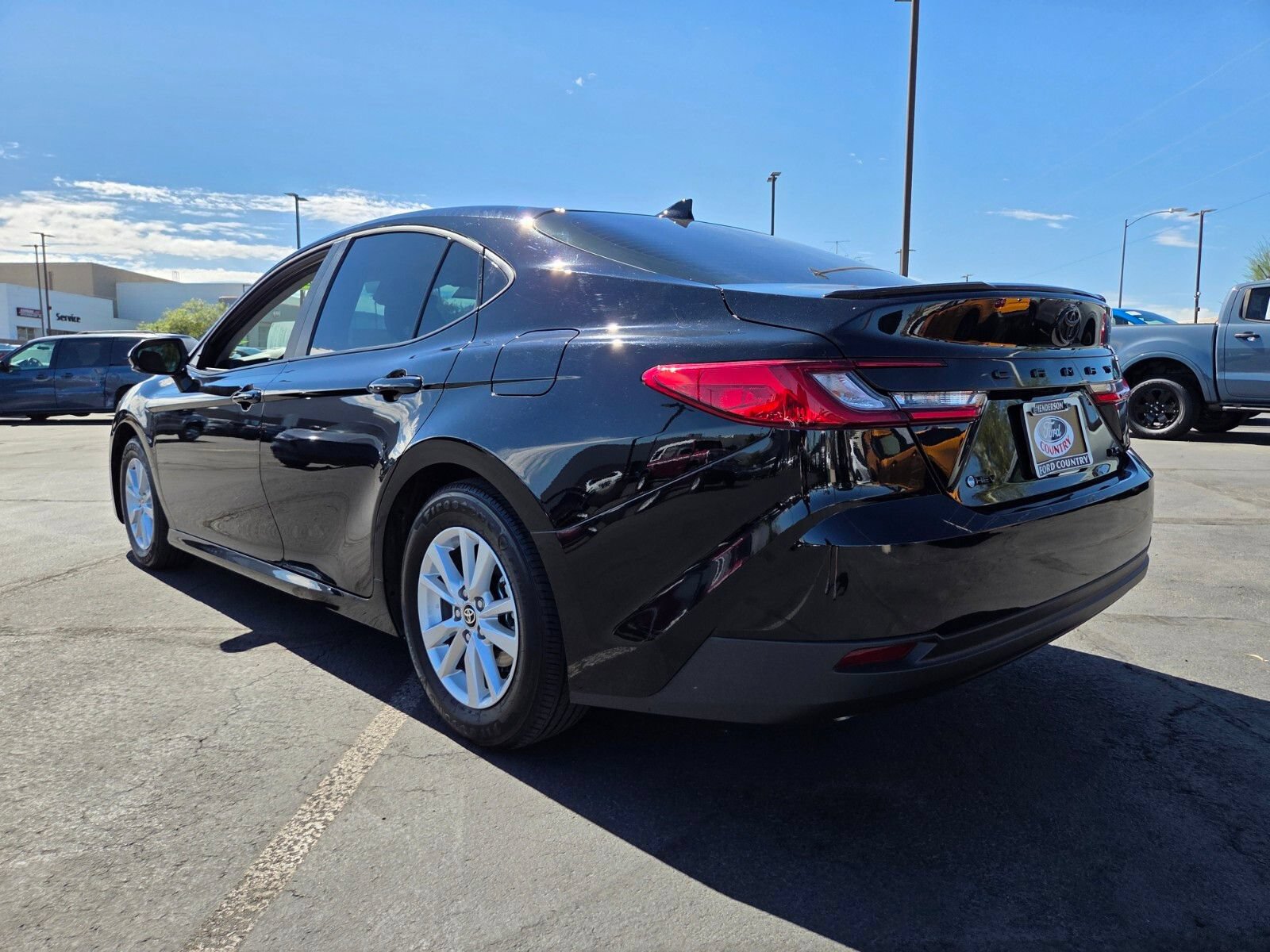 Used 2025 Toyota Camry LE w/ Convenience Package FWD image 4