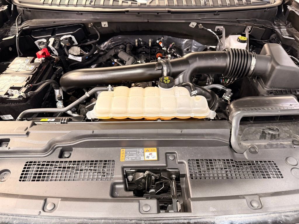 Certified 2025 Ford Expedition Active AWD/4WD image 7