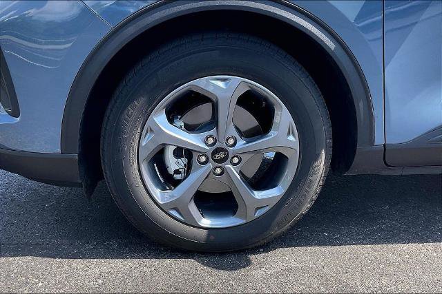 Certified 2025 Ford Escape ST-Line w/ Equipment Group 301A FWD image 9