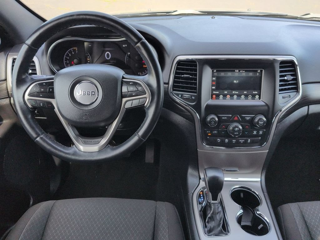 Used 2021 Jeep Grand Cherokee Laredo AWD/4WD image 23