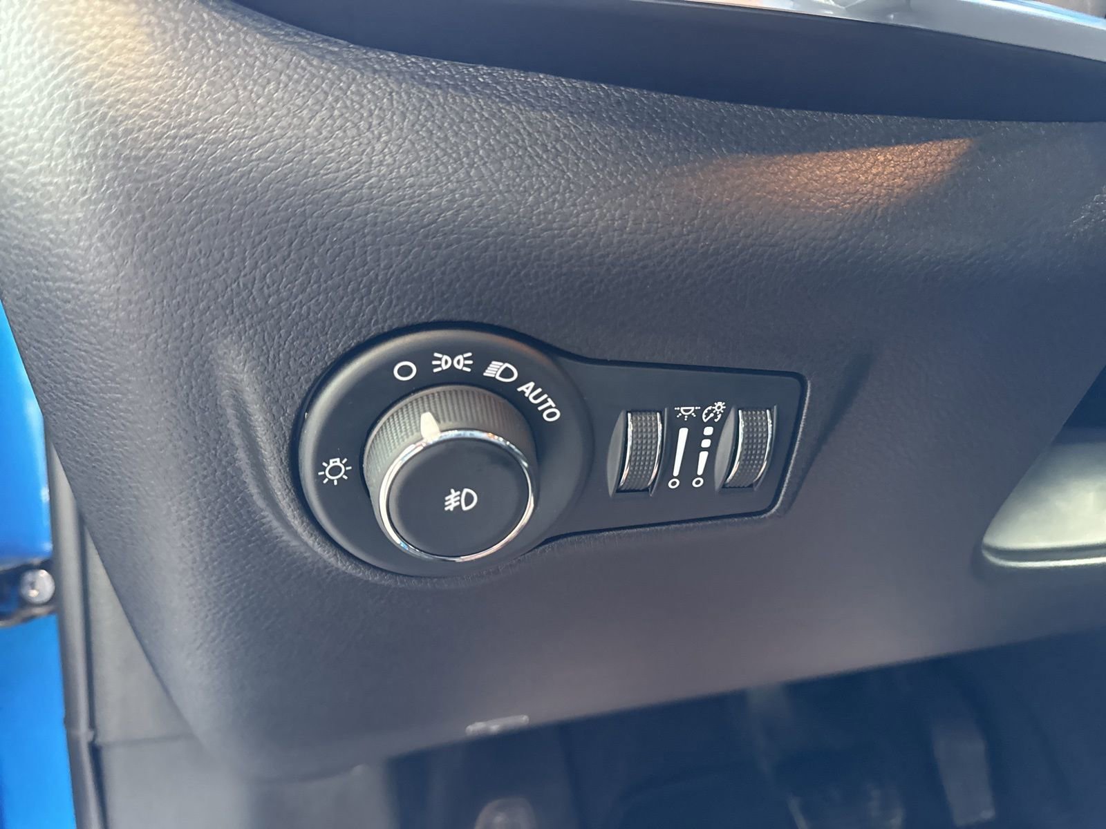 Used 2024 Jeep Compass Limited image 27