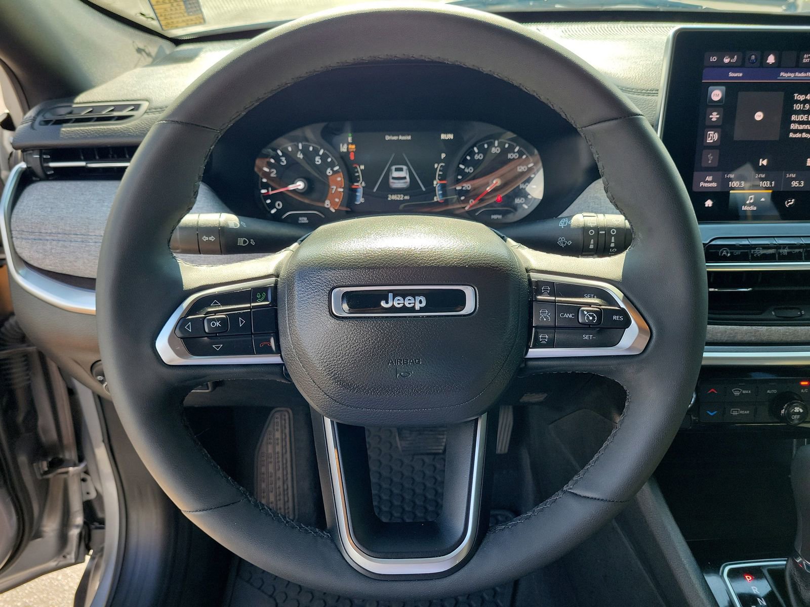 Used 2023 Jeep Compass Latitude w/ Convenience Group AWD/4WD image 21