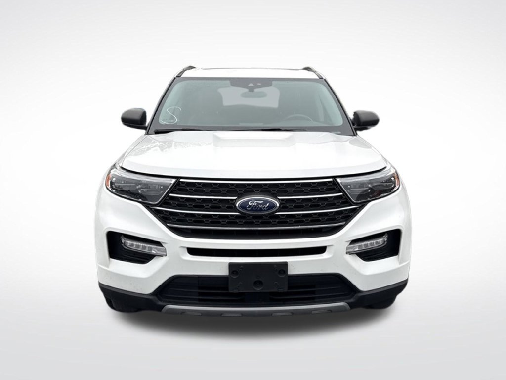 Certified 2023 Ford Explorer XLT w/ Equipment Group 202A AWD/4WD image 2