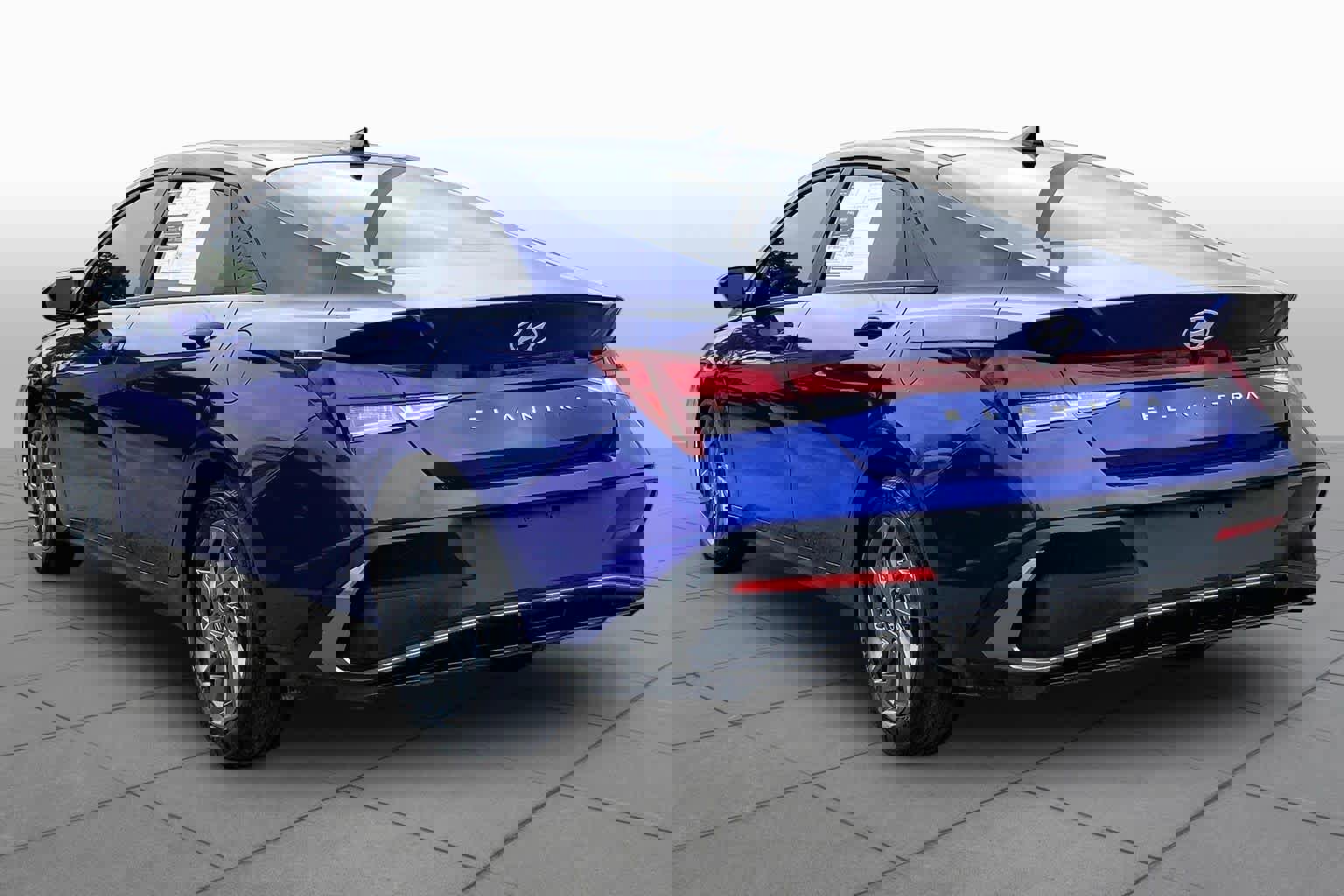 Used 2024 Hyundai Elantra SEL video 2