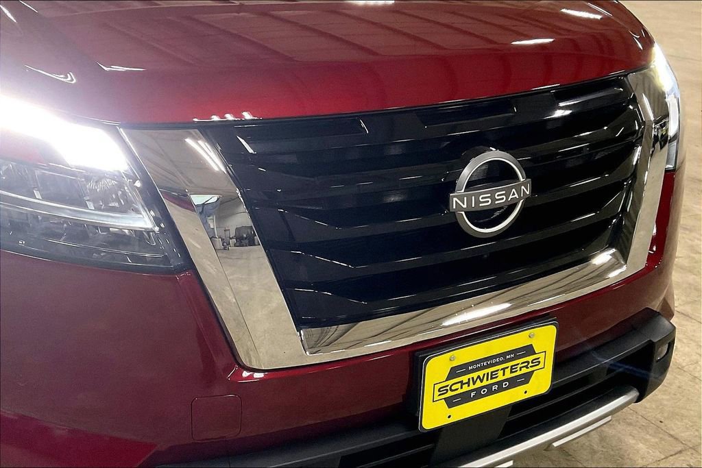 Used 2023 Nissan Pathfinder SL image 29