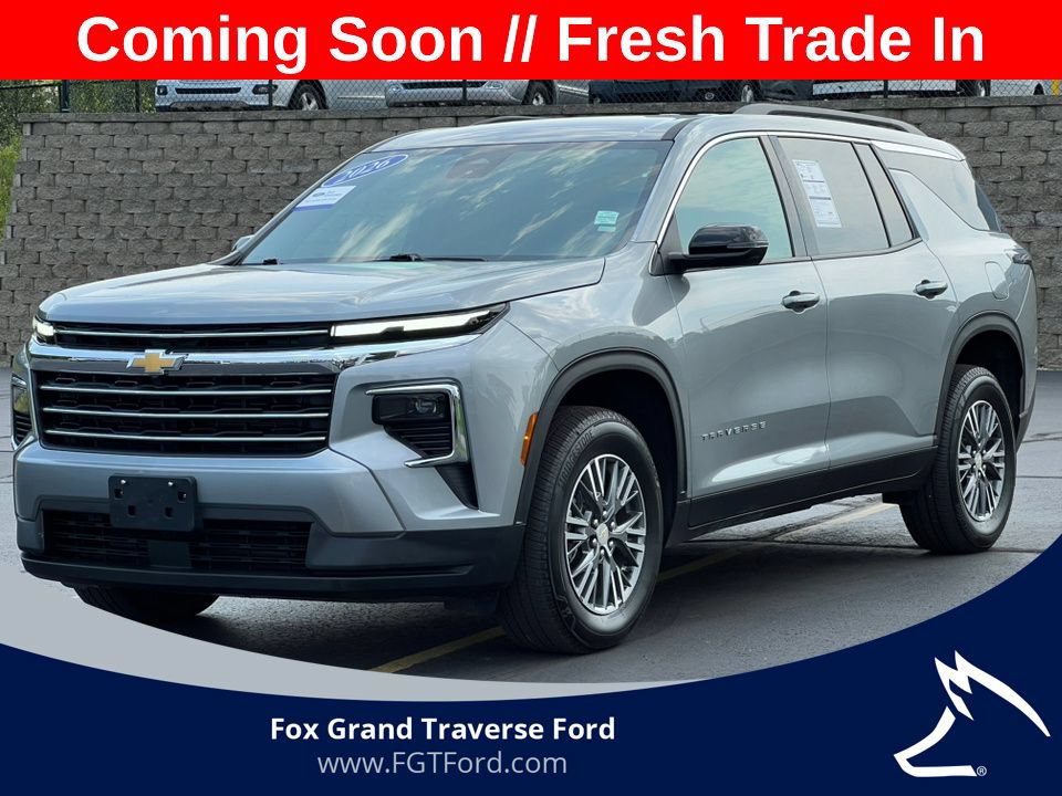 Used 2026 Chevrolet Traverse LT