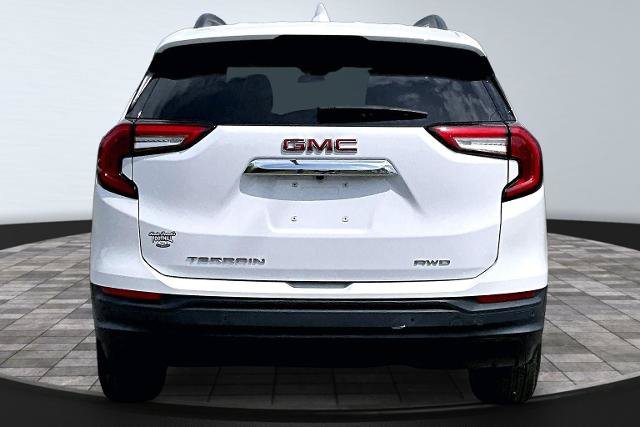 Used 2023 GMC Terrain SLE w/ Driver Convenience Package AWD/4WD image 4