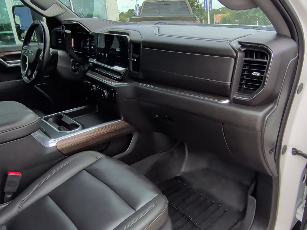 Used 2025 Chevrolet Silverado 2500 LT w/ Trail Boss Package AWD/4WD image 17