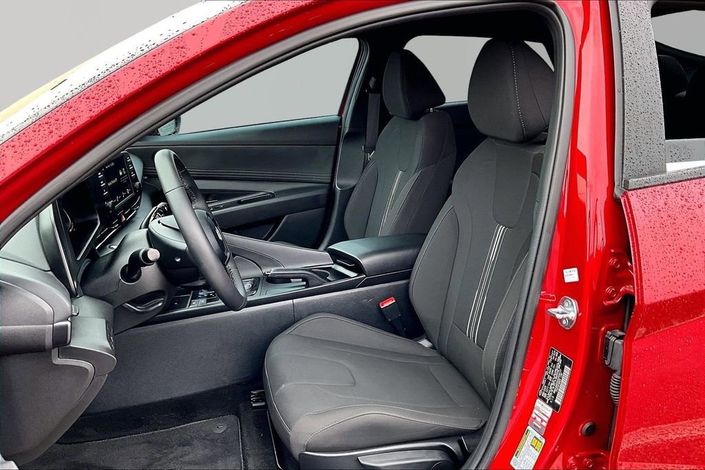 Used 2025 Hyundai Elantra Sport image 25