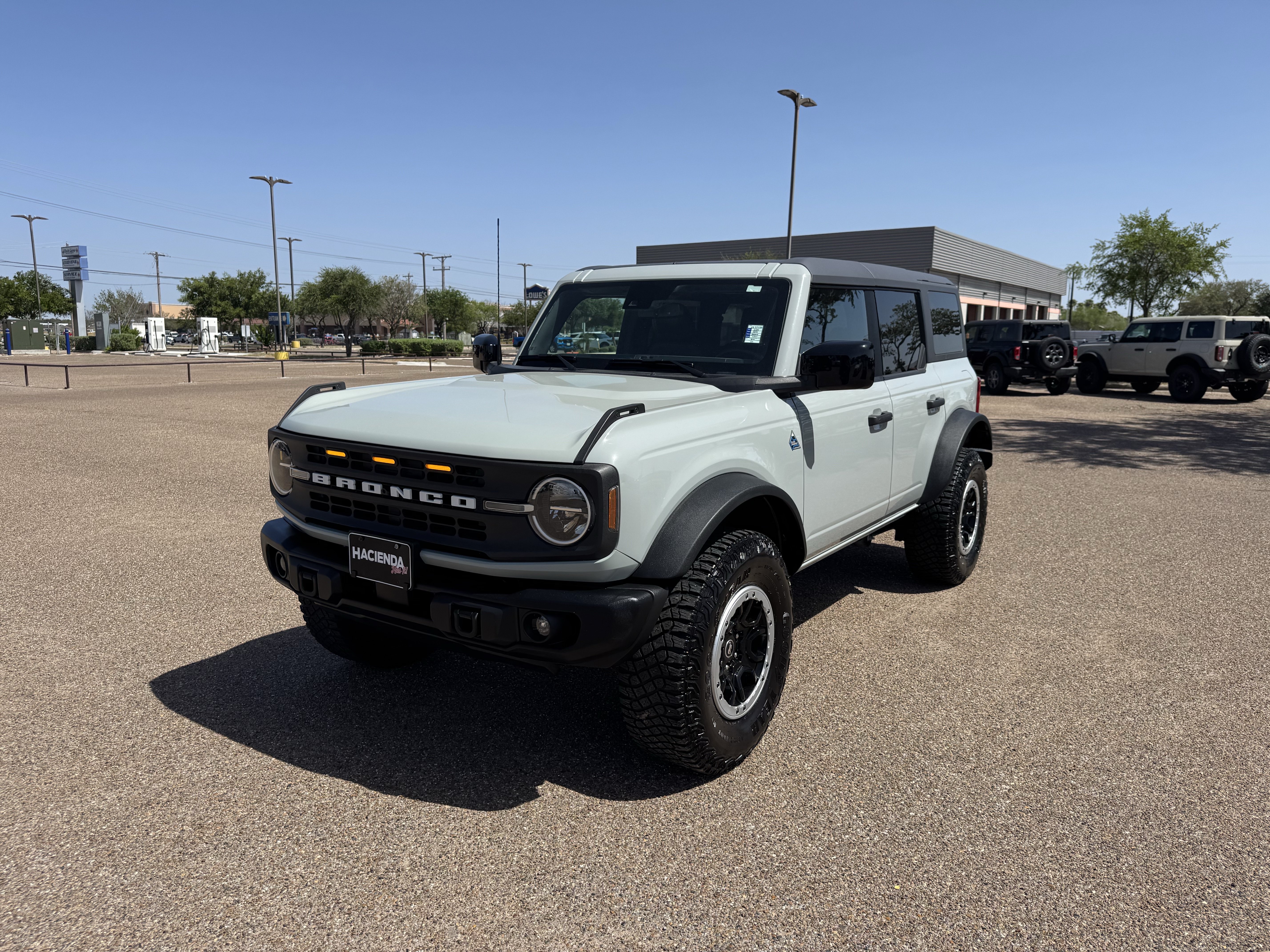 Certified 2024 Ford Bronco Black Diamond w/ Sasquatch Package AWD/4WD image 1