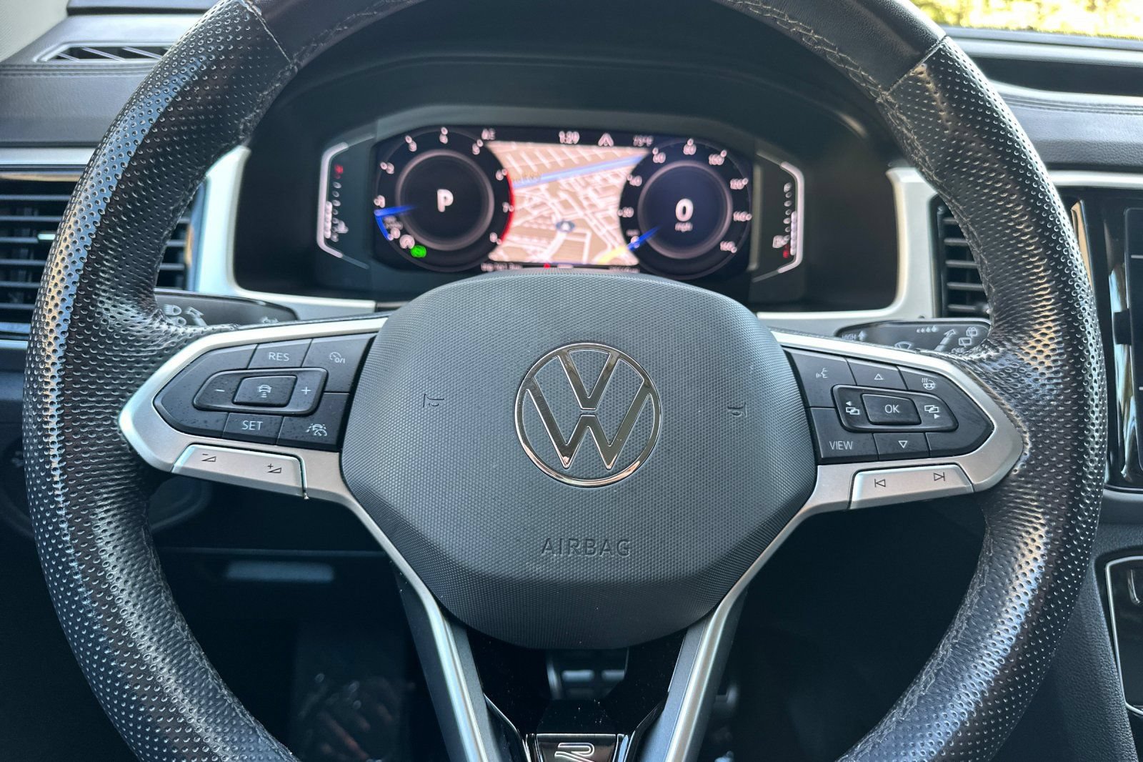 Used 2022 Volkswagen Atlas SEL R-Line AWD/4WD image 37