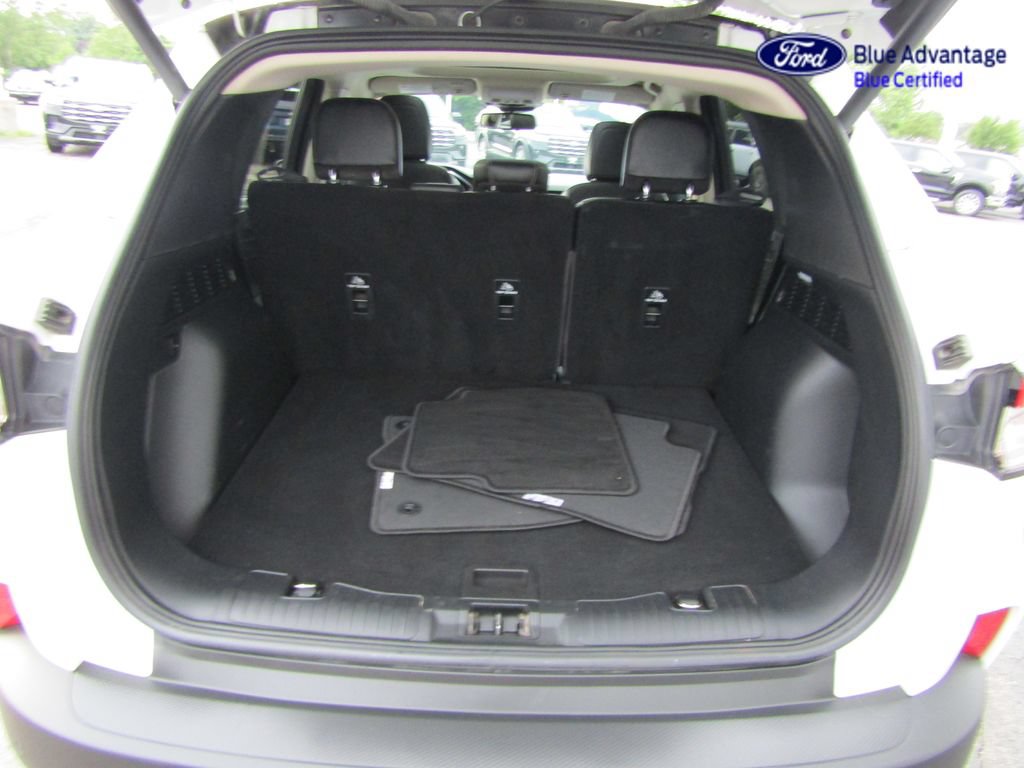 Certified 2020 Ford Escape Titanium AWD/4WD image 28