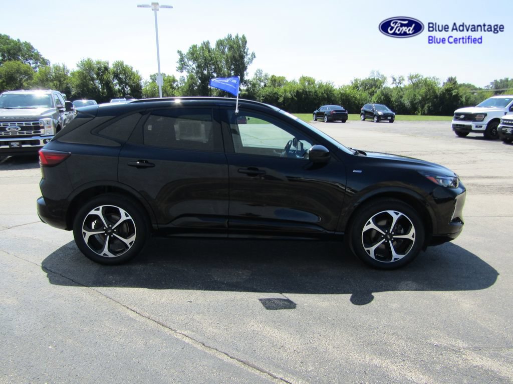 Certified 2023 Ford Escape ST-Line Elite w/ Premium Technology Package AWD/4WD image 10