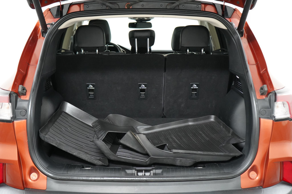 Certified 2020 Ford Escape Titanium AWD/4WD image 34