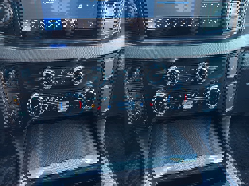 Certified 2024 Ford F450 Platinum w/ FX4 Off-Road Package image 27