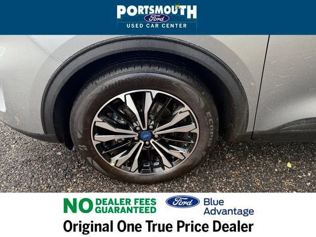 Certified 2022 Ford Escape SE w/ SE Sport Appearance Package image 29