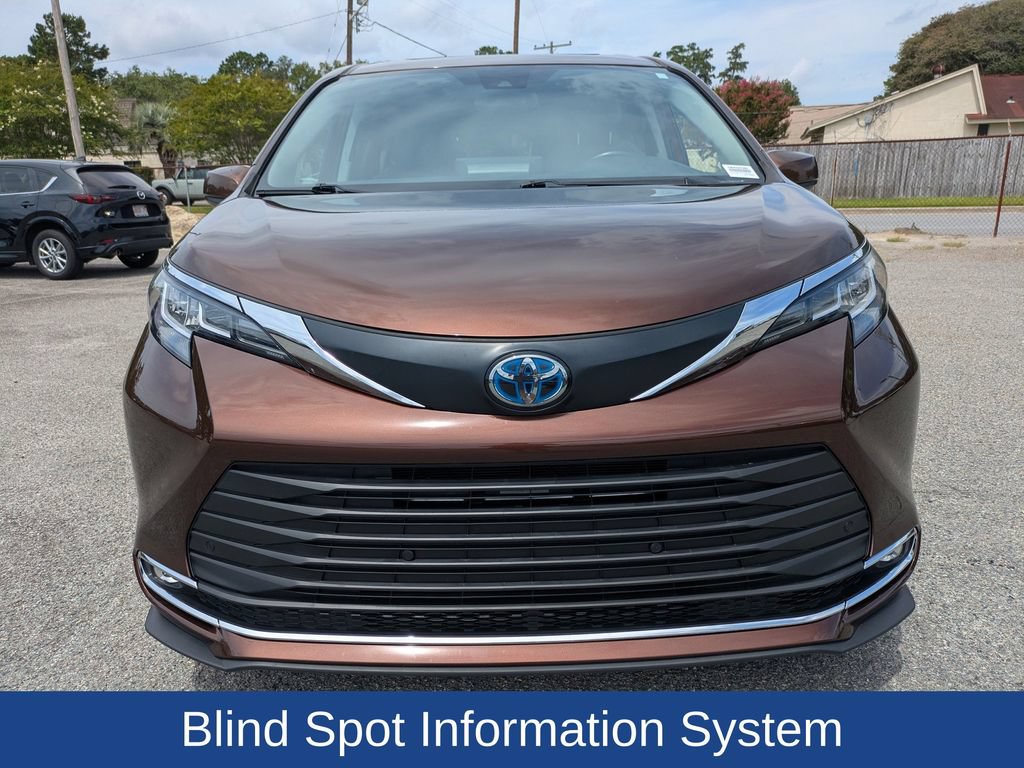 Used 2021 Toyota Sienna XLE AWD/4WD image 10