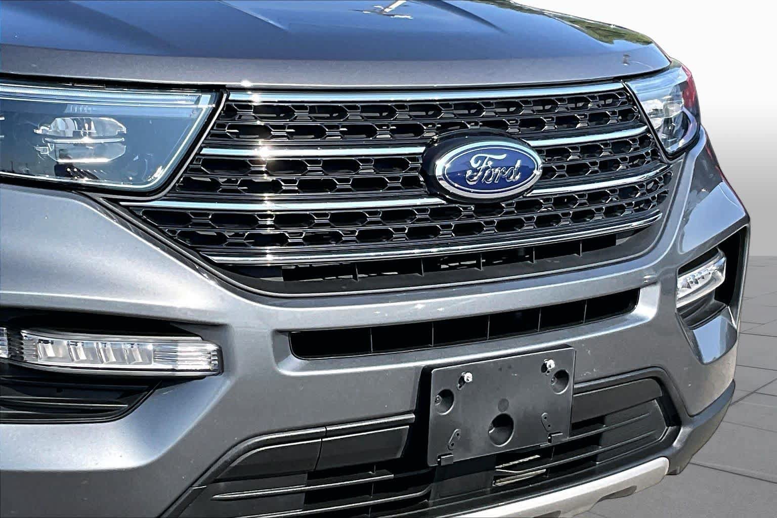 Certified 2023 Ford Explorer XLT w/ Equipment Group 202A RWD image 27