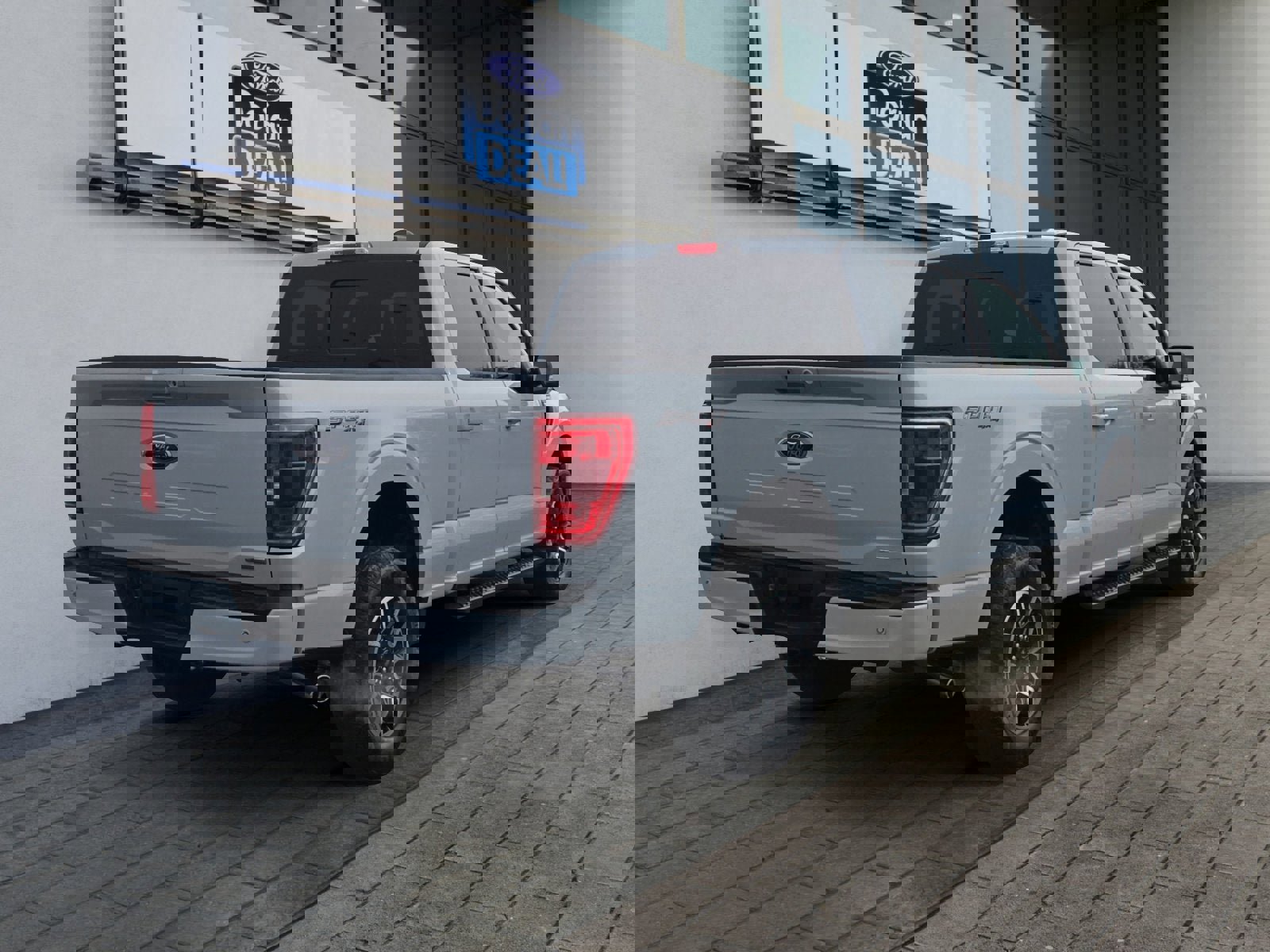 Certified 2022 Ford F150 XLT w/ Equipment Group 302A High image 5