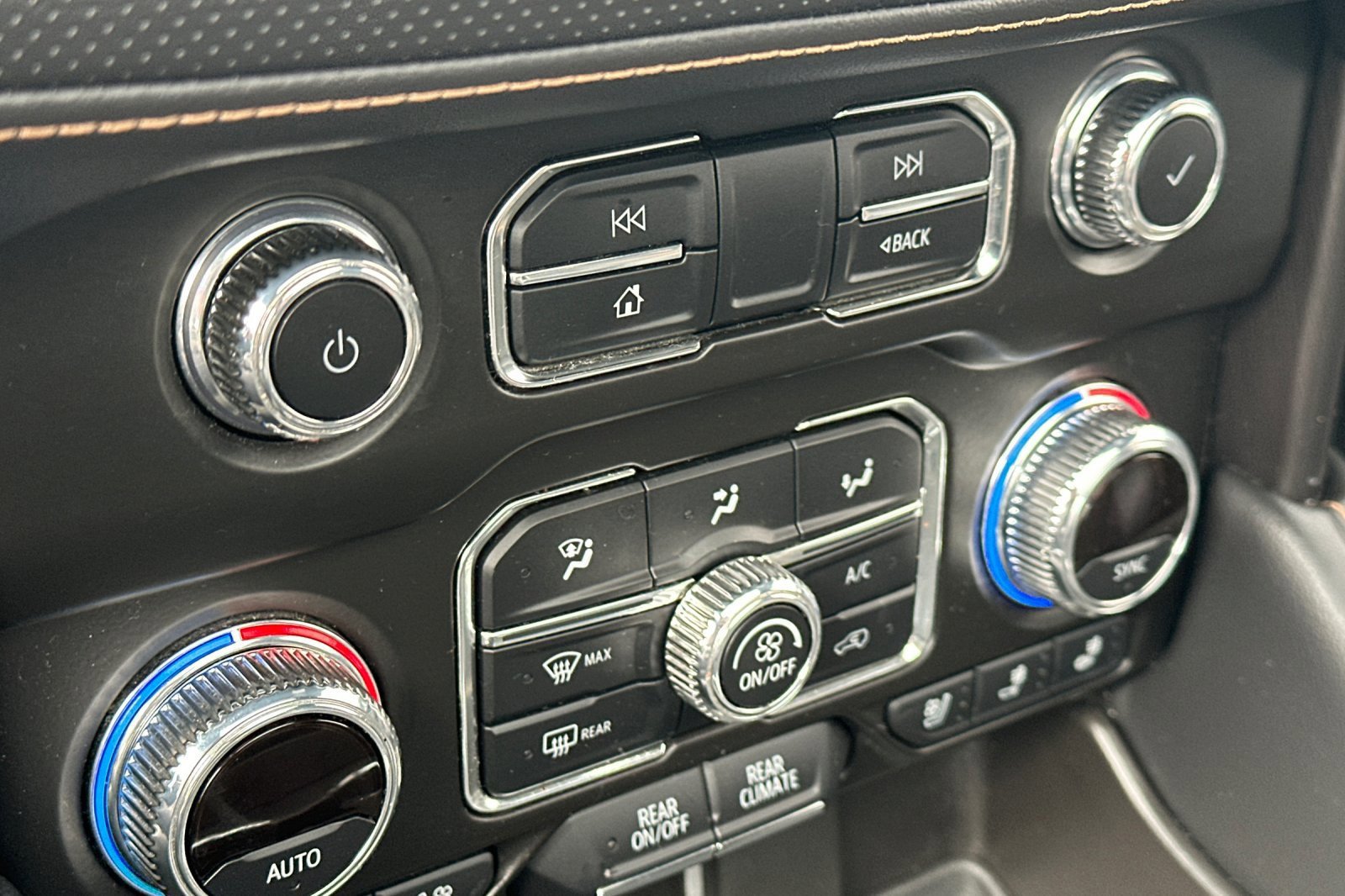 Used 2021 GMC Yukon AT4 w/ AT4 Premium Plus Package image 23