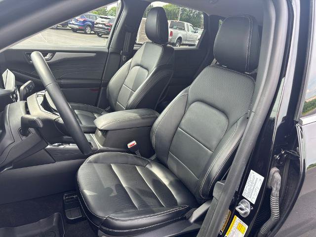 Certified 2024 Ford Escape Platinum AWD/4WD image 11