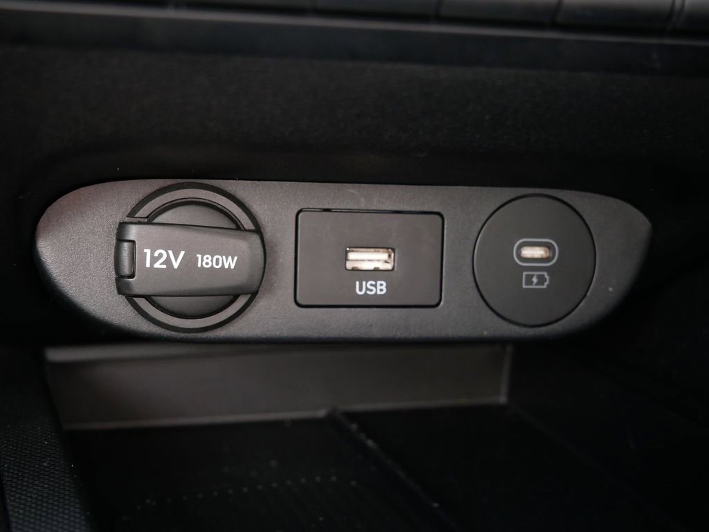 Used 2025 Hyundai Elantra SEL FWD image 26