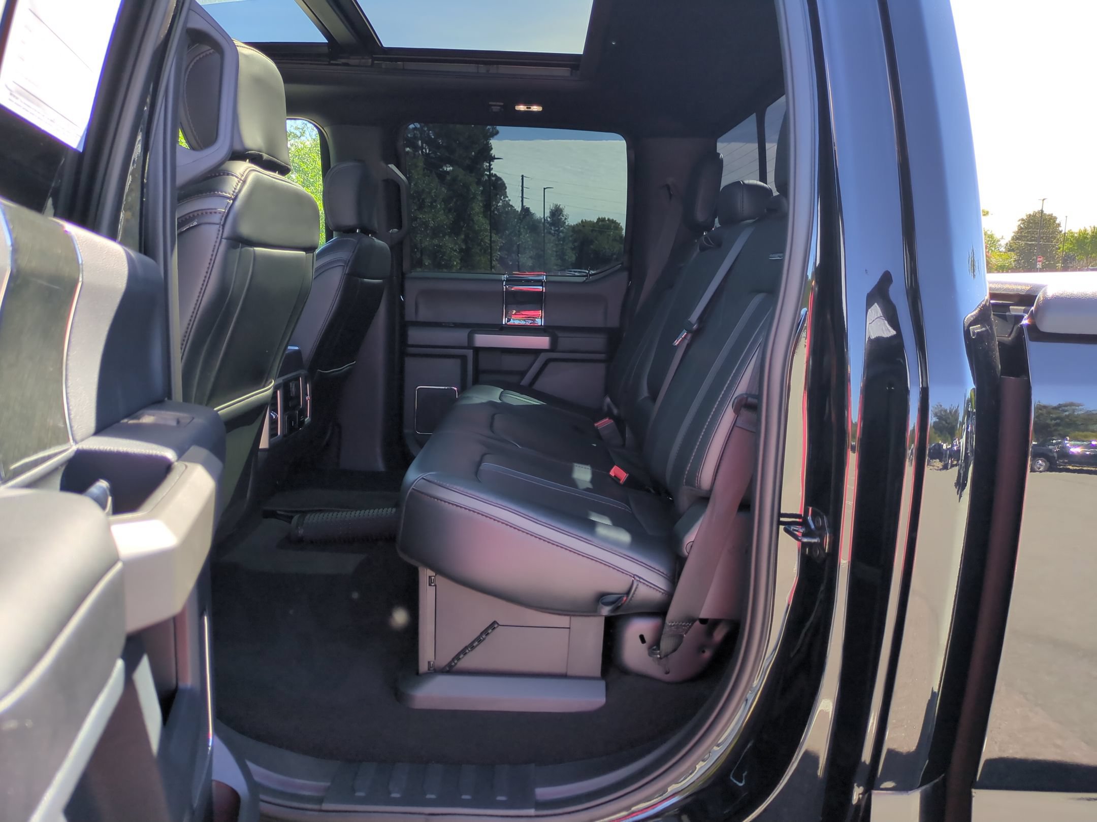 Certified 2022 Ford F250 Platinum w/ Tremor Off-Road Package AWD/4WD image 30